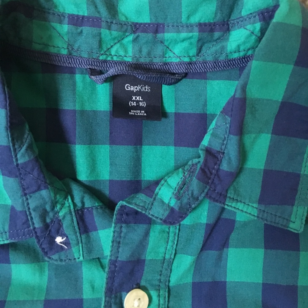 Button down shirt. - Picture 2 of 3