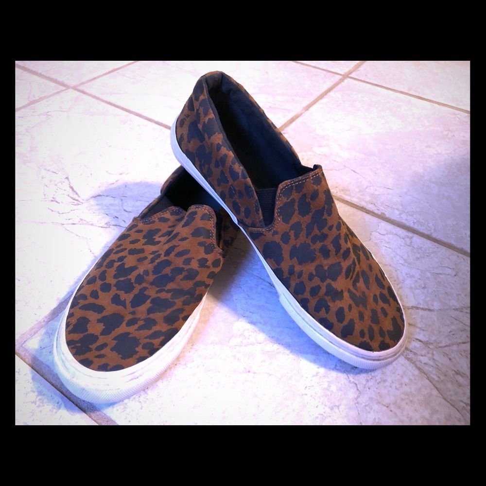 Easter day DEAL! Trendy cheetah shoe size 8