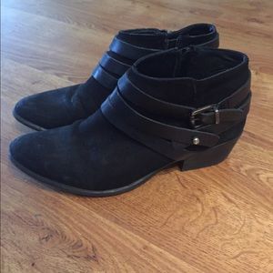 Steve Madden black buckle booties