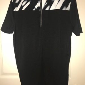 Calvin Klein T-shirt size small