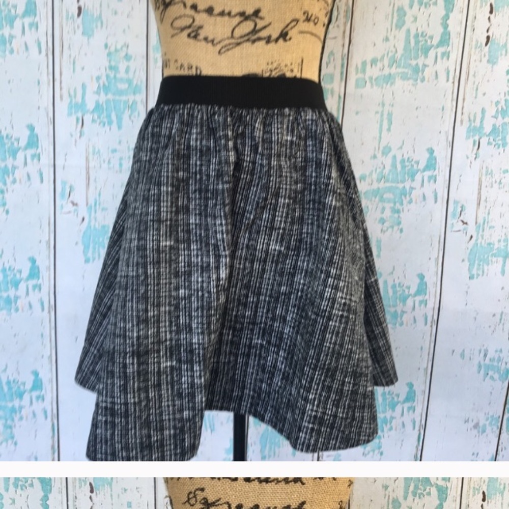 Gap skater skirt -RE poshesd nwot