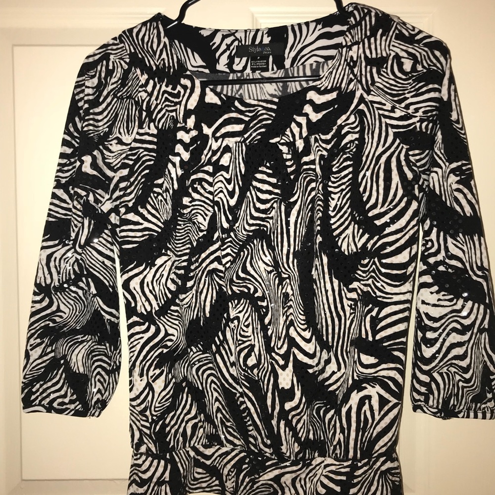Style & Co size small black and white blouse