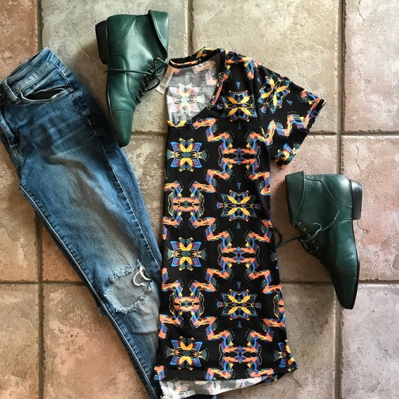 LuLaRoe Tops - NEW ARRIVAL-> LuLaRoe T XS