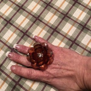 Pretty brown flower ring