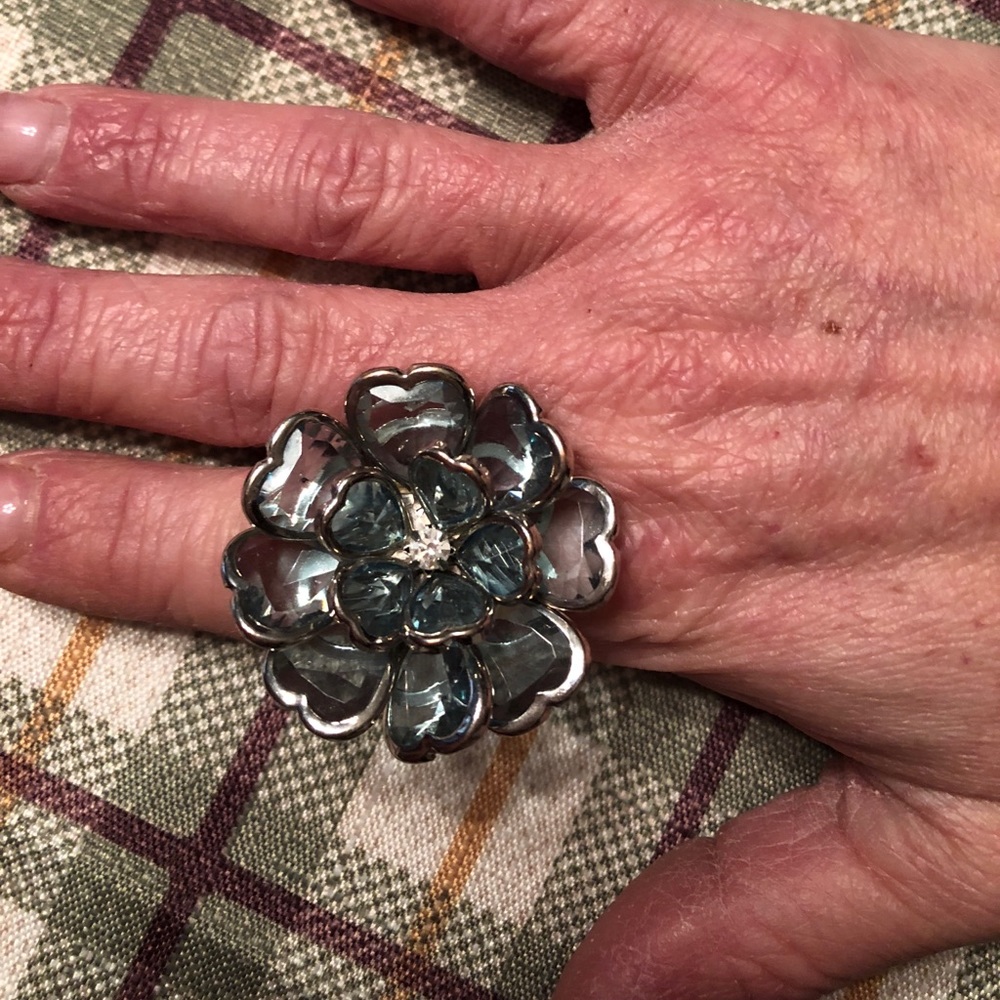 Clear blue flower stretchy ring