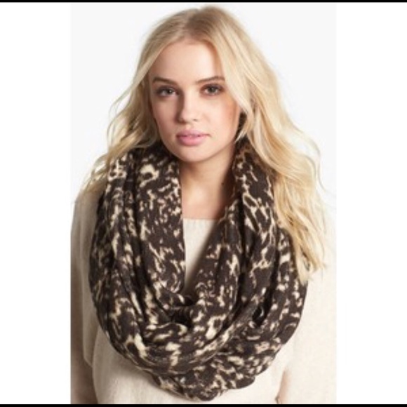 Michael Kors Orange Rochelle Infinity Scarf 🧣 - Picture 8 of 8