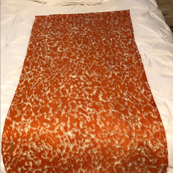 Michael Kors Orange Rochelle Infinity Scarf 🧣 - Picture 4 of 8