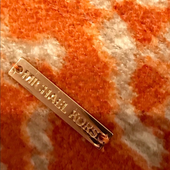 Michael Kors Orange Rochelle Infinity Scarf 🧣 - Picture 5 of 8