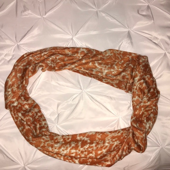 Michael Kors Orange Rochelle Infinity Scarf 🧣 - Picture 6 of 8