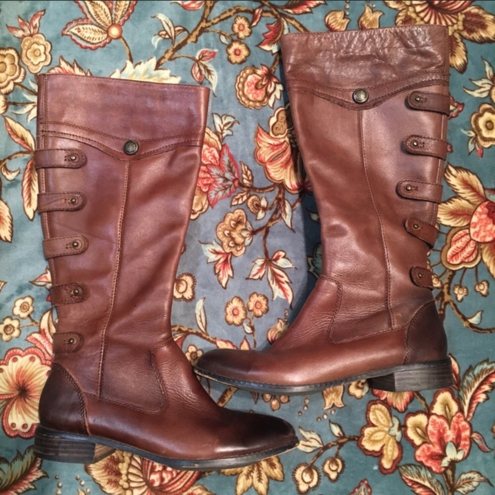 Beautiful brown leather boots