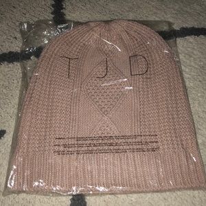 Jetset Diaries Cable Knit Beanie, FabFitFun NWT
