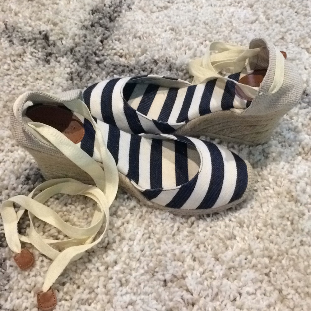 Sonoma ankle tie, toe wedge sandal. 7.5