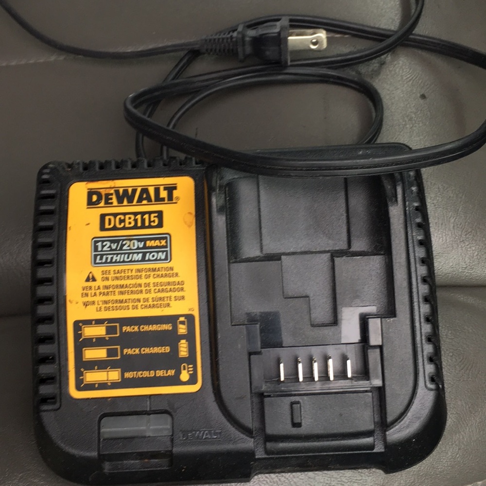 DeWalt charger 12v/20v