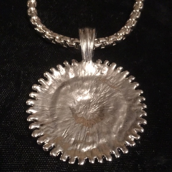 Necklace with pendant - Picture 3 of 4