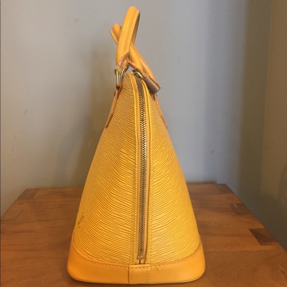 SOLD*Authentic Louis Vuitton yellow alma handbag - Picture 3 of 8