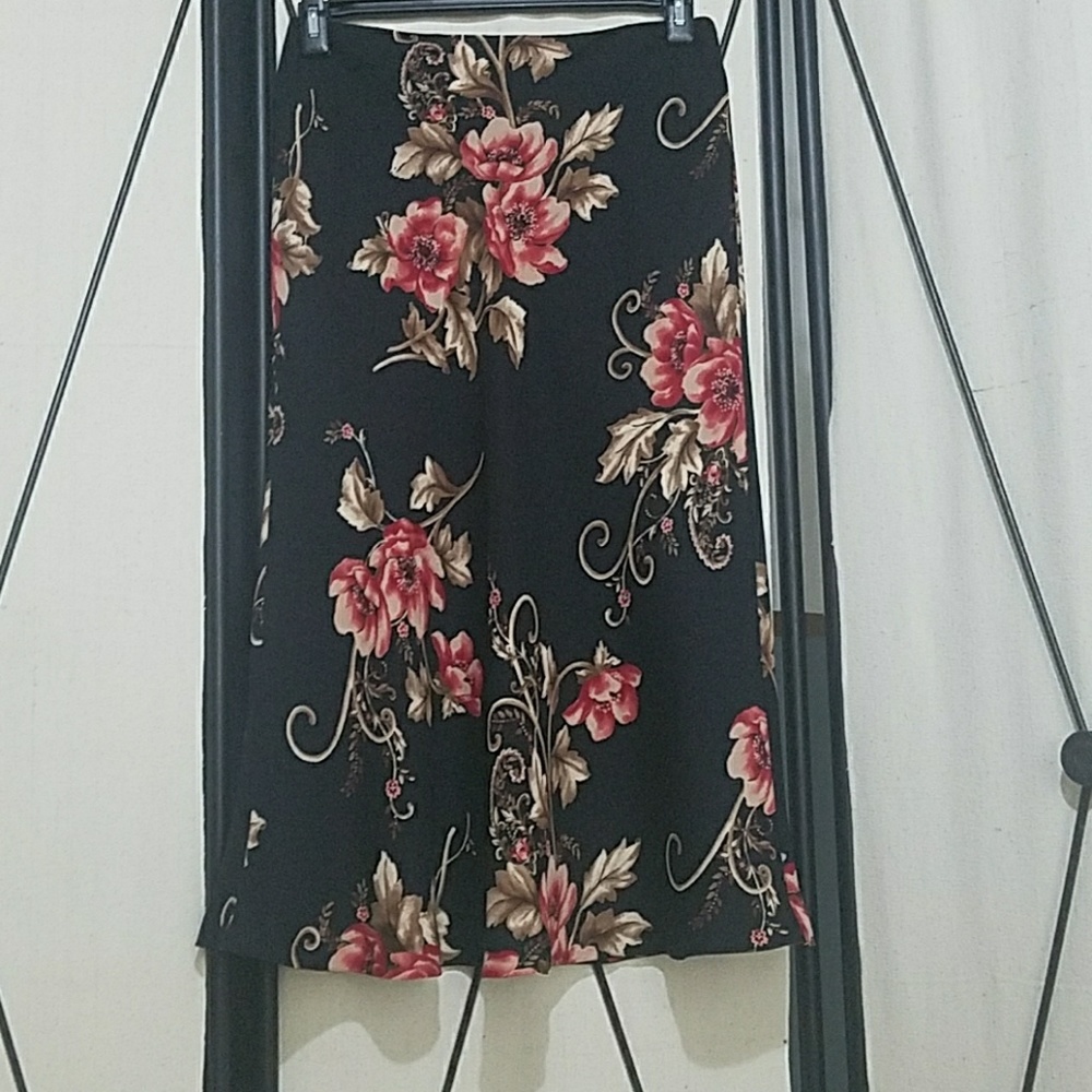 Floral print skirt