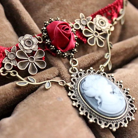 🆕 Victorian Gothic Red Rose Lace Vintage Choker - Picture 2 of 3