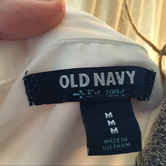 Old Navy White Blouse - Picture 5 of 6