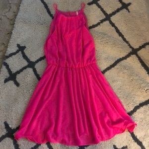 Lulu’s hot pink dress