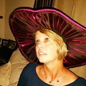 Meet your Posher, Shelly