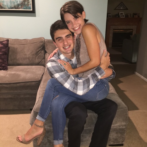 Meet your Posher, Riley - Picture 3 of 4