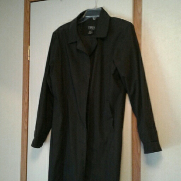 Taria Rubber trench coat - Picture 2 of 3
