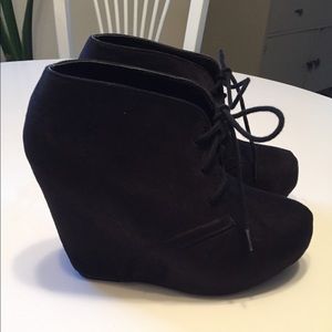 SODA Wedge suede booties