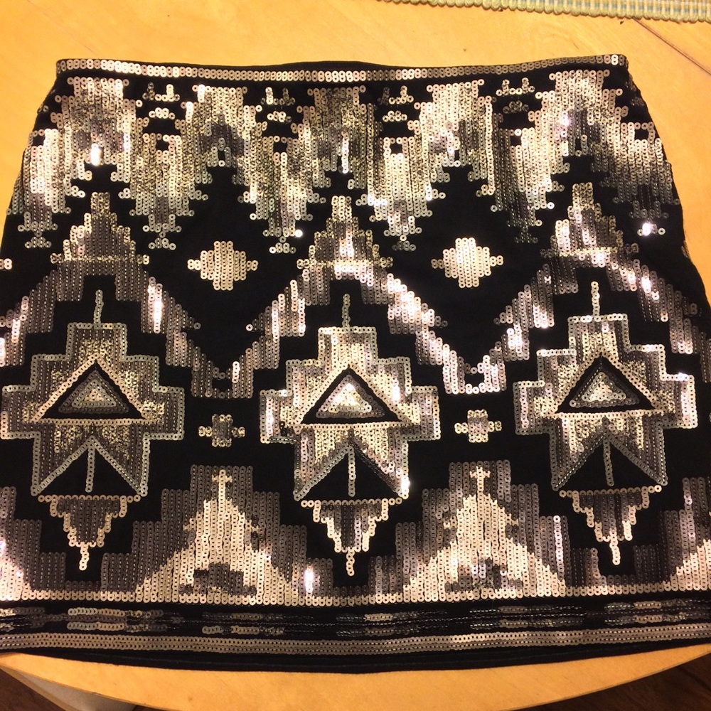 Host pick! 🎉 EXPRESS Sequin Skirt!