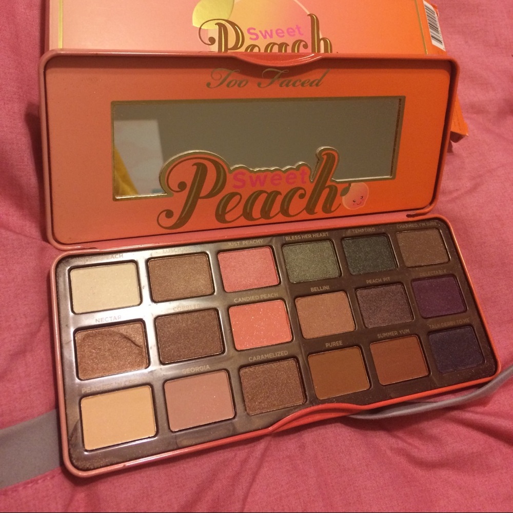 Eyeshadow palette