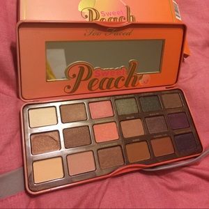 Eyeshadow palette
