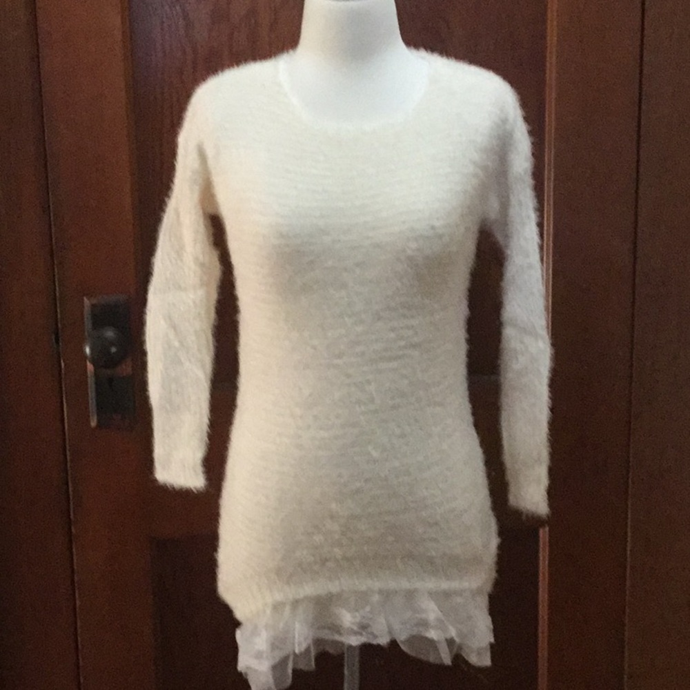 HOST PICK Scoop Neck Lace Hem Women's Sweater - Picture 2 of 4