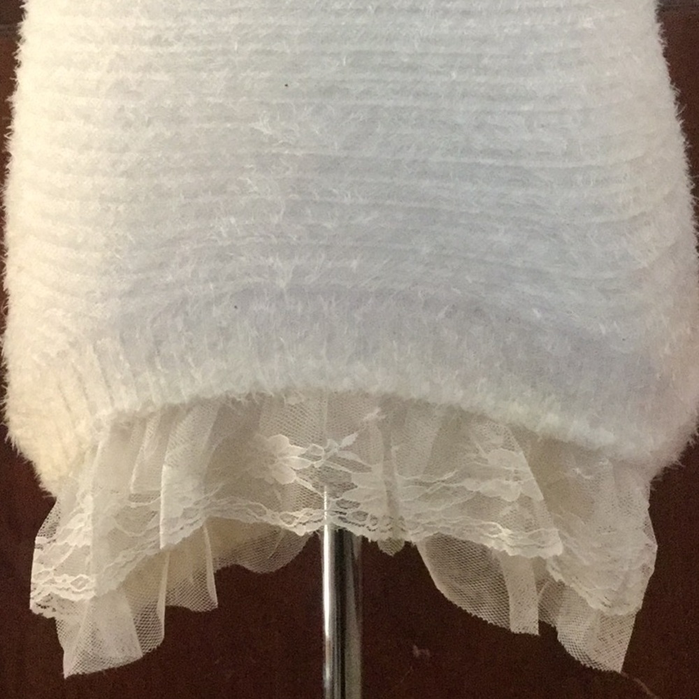 HOST PICK Scoop Neck Lace Hem Women's Sweater - Picture 3 of 4