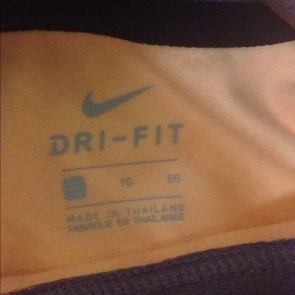 Woman's nike dri fit hoodie - Picture 3 of 3