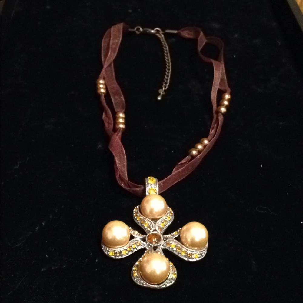 🎉Brand new listing 🎉 necklace with pendant