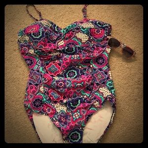 Ladies full coverage one piece swimsuit