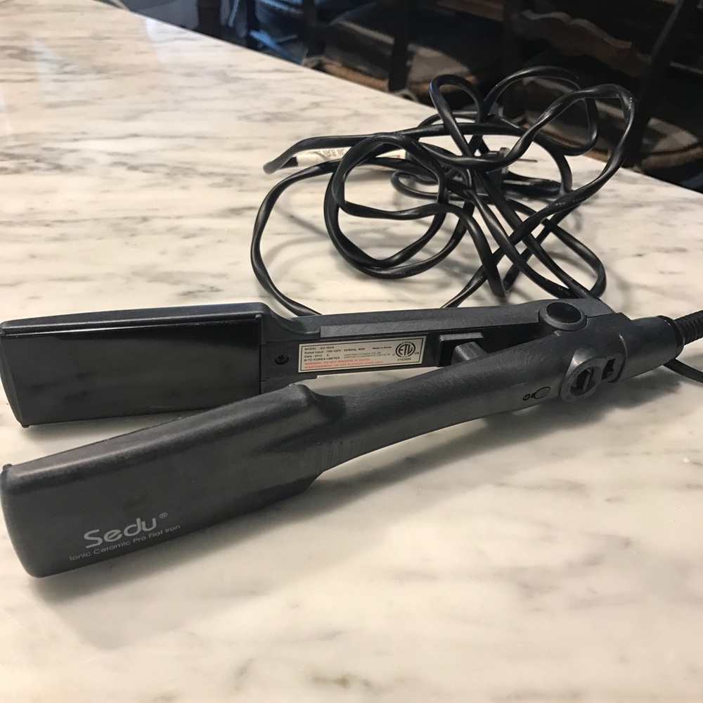 Sedu  ionic ceramic pro flat iron 1 1/2 inch