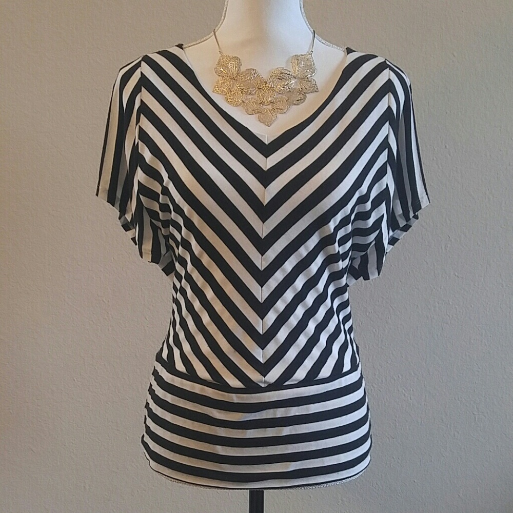 4/$30 WHBM Top