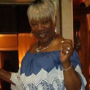 Meet your Posher, Maxine