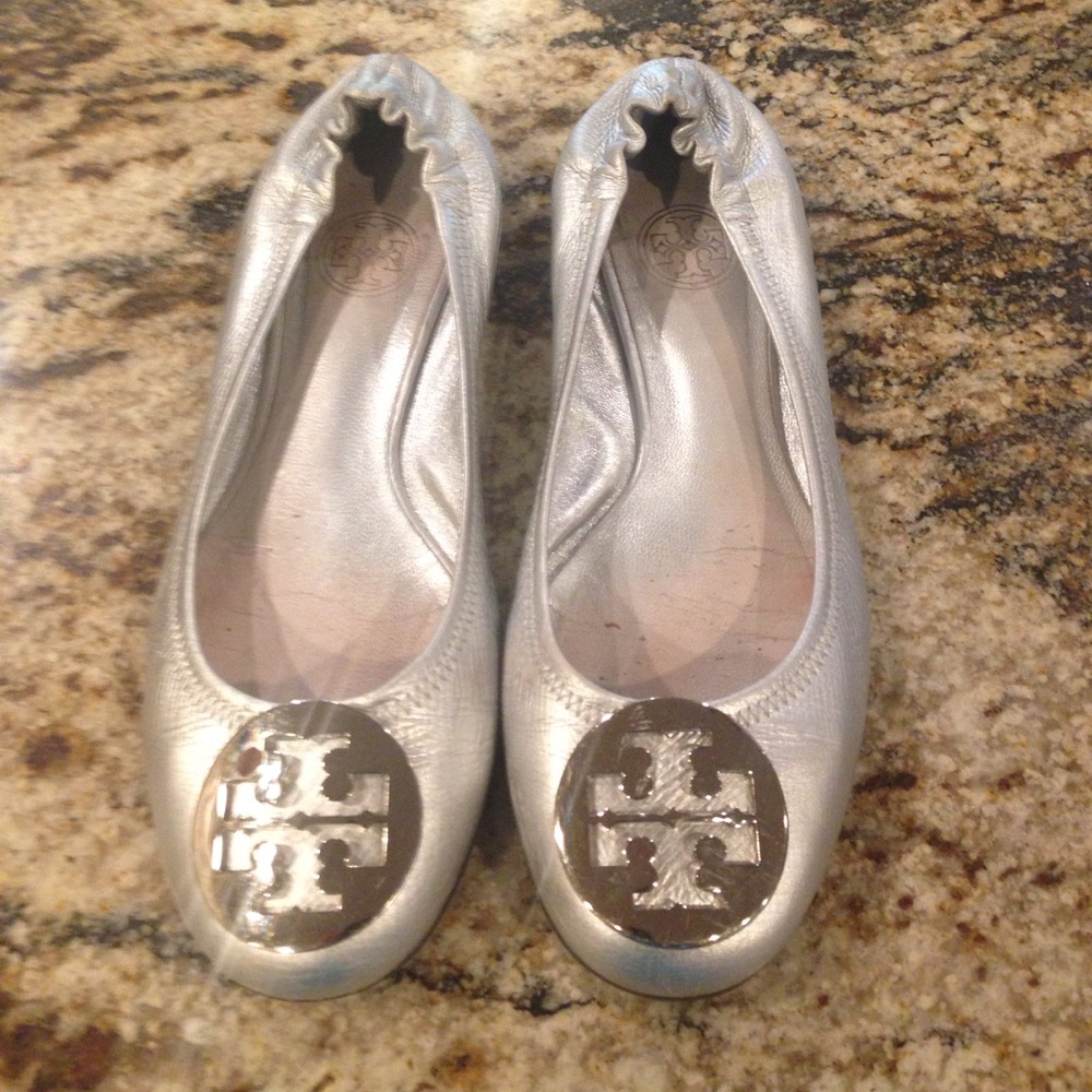 Size 7 Tory Burch flats.