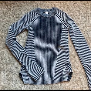 Ivivva grey black sweater 10 CUTE!