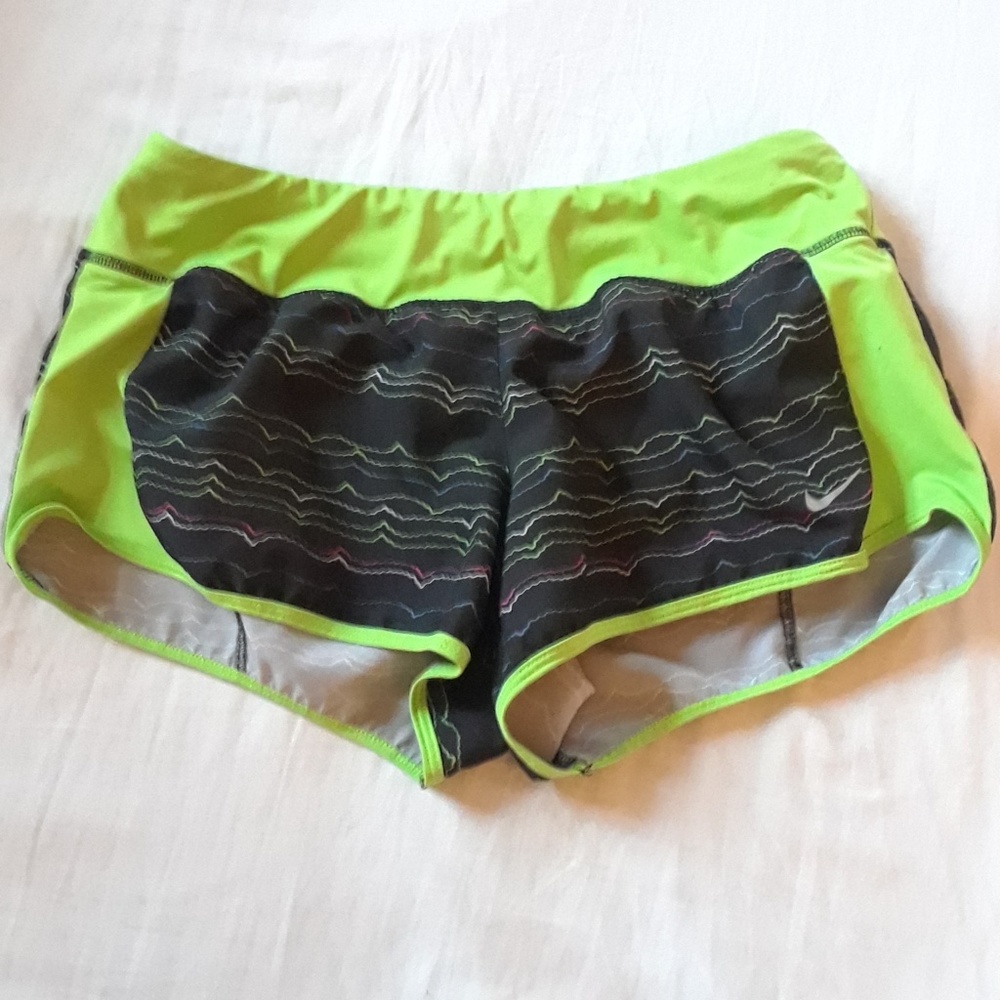 NIKE DRI-FIT SHORTS