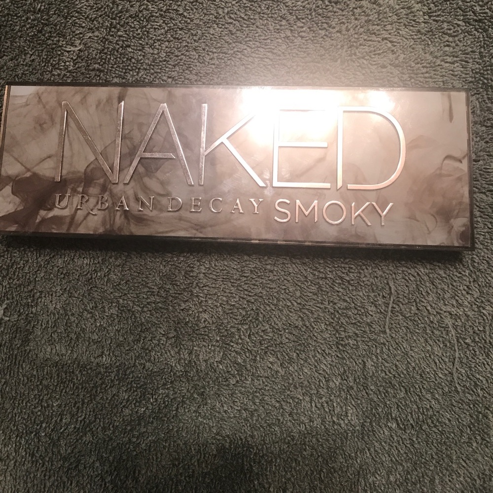 Urban Decay Naked Smoky Palette