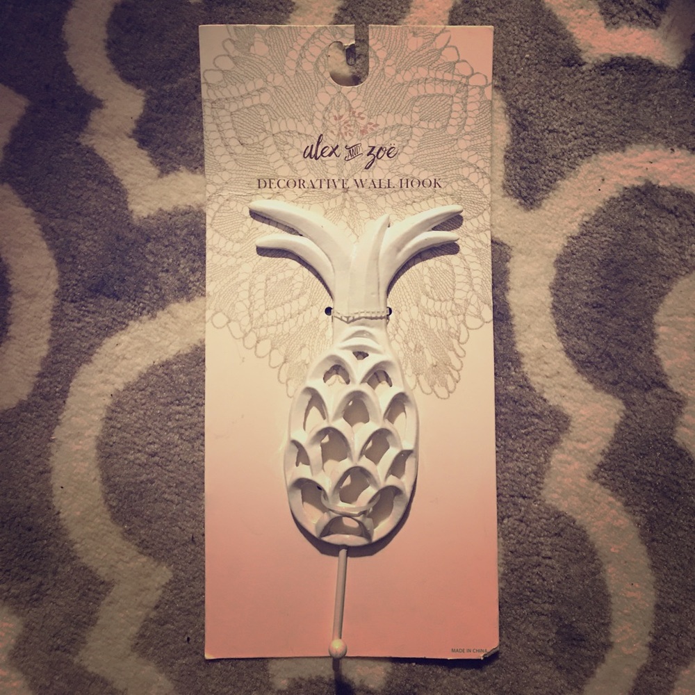 PINEAPPLE ALEX & ZOE WALL DECOR NEW