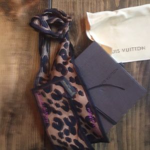 100%silk Louis Vuitton scarf and box