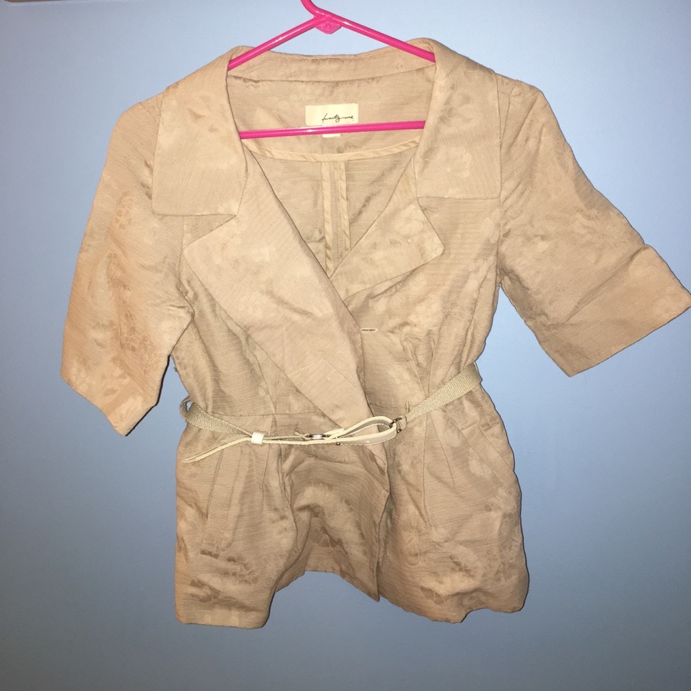 Tan half sleeve blazer with belt
