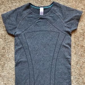 Ivivva Fly Tech short sleeve t-shirt