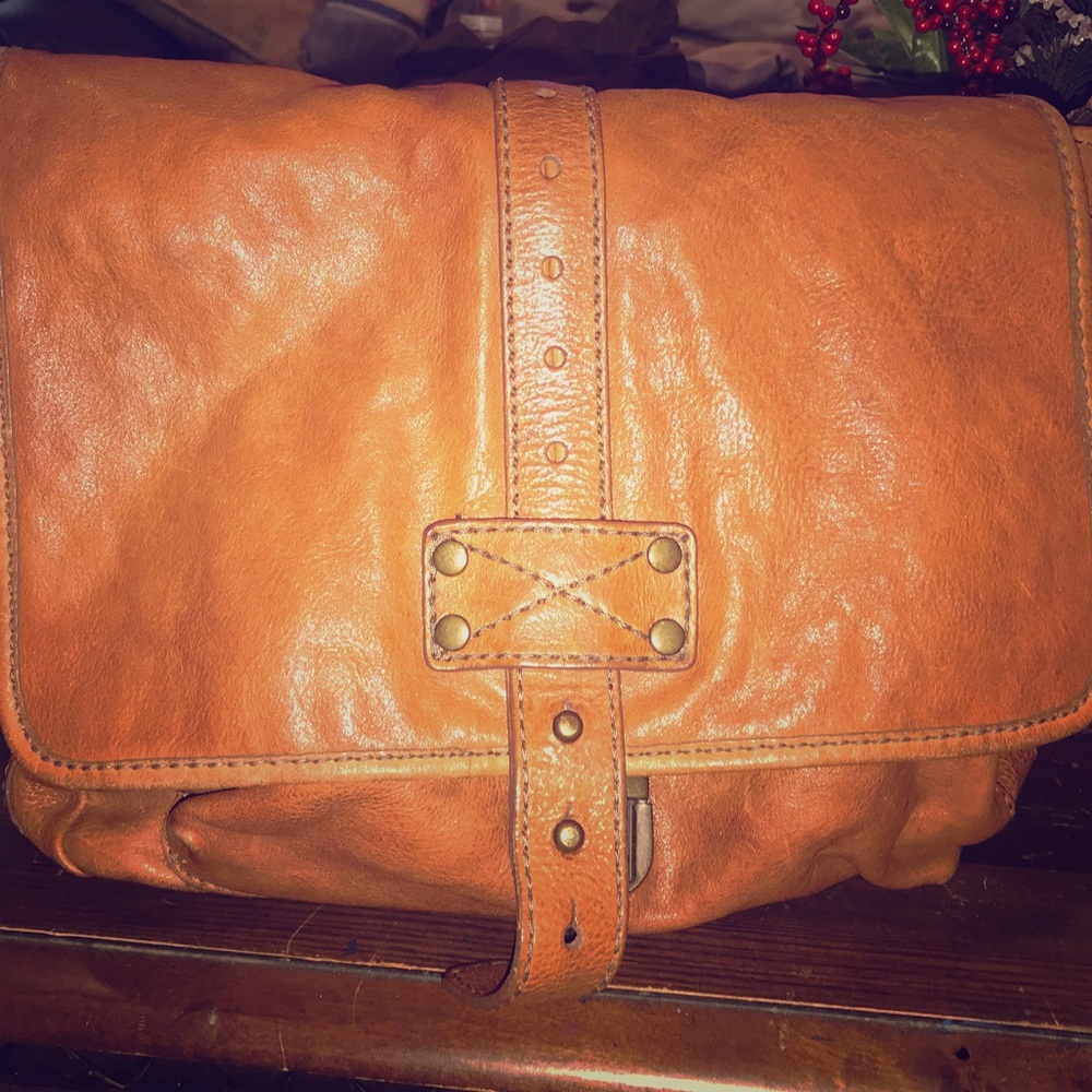 Fossil Men’s Camel Estate Leather Messenger Bag
