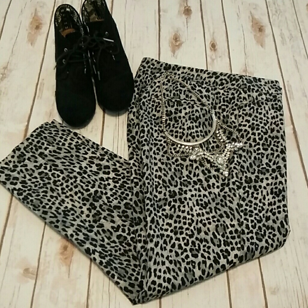 WHBM Cheetah Ankle Pant