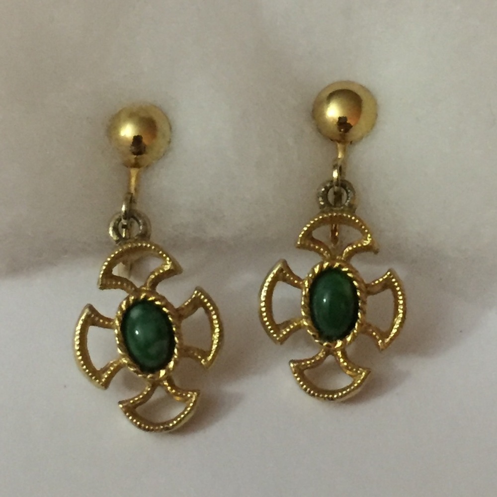 Vintage Avon Clip On Earrings Jewelry Gold jade
