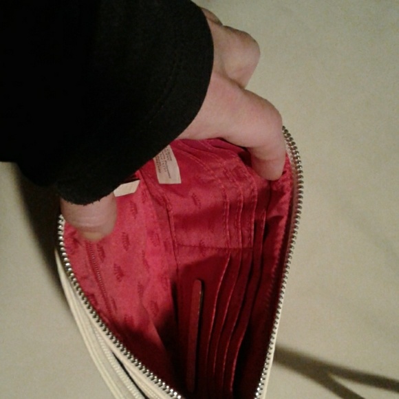 Juicy Couture hand purse - Picture 4 of 4